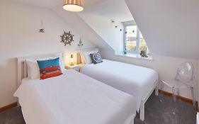 Host & Stay - Robins Den